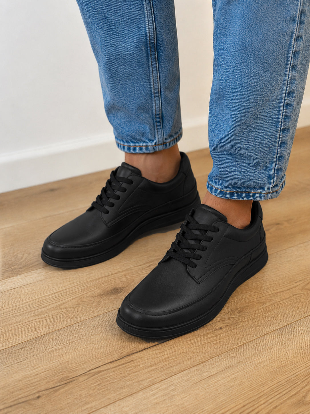 Pantofi casual bărbați negri din piele naturală cu șireturi