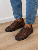 Pantofi sport bărbați maro din piele naturală cu talpă groasă și cusături