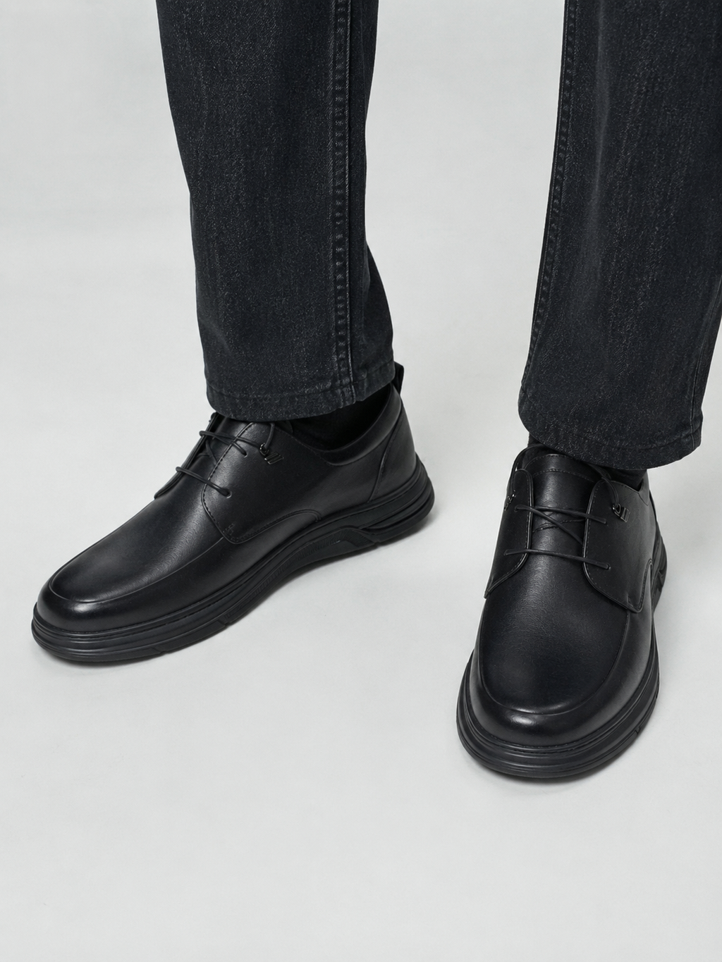 Pantofi casual bărbați negri din piele naturală cu șireturi
