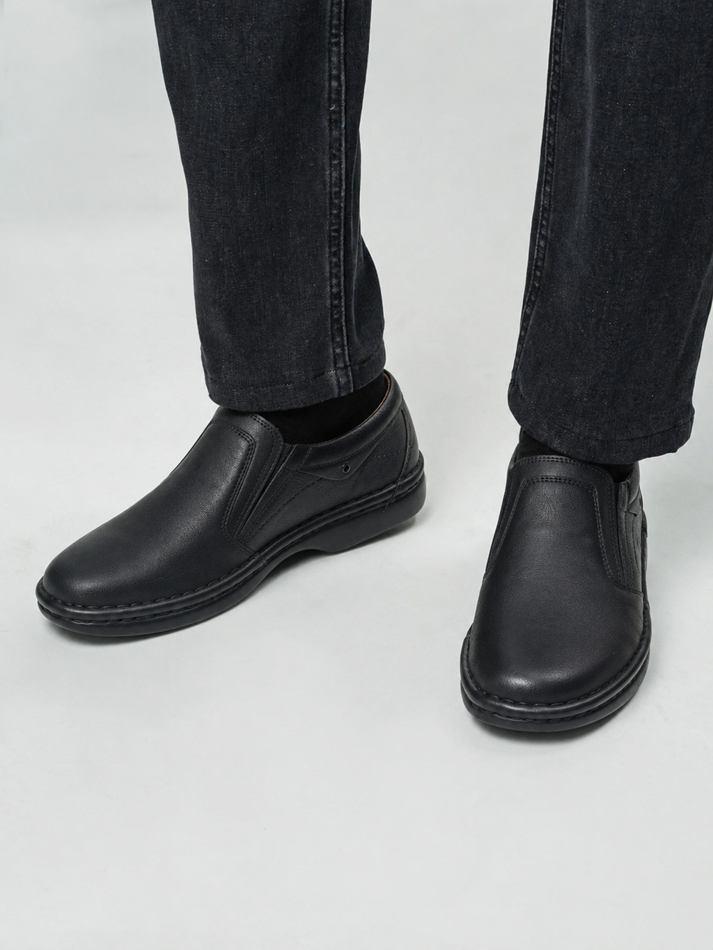 Pantofi casual bărbați negri din piele naturală cu elastic lateral