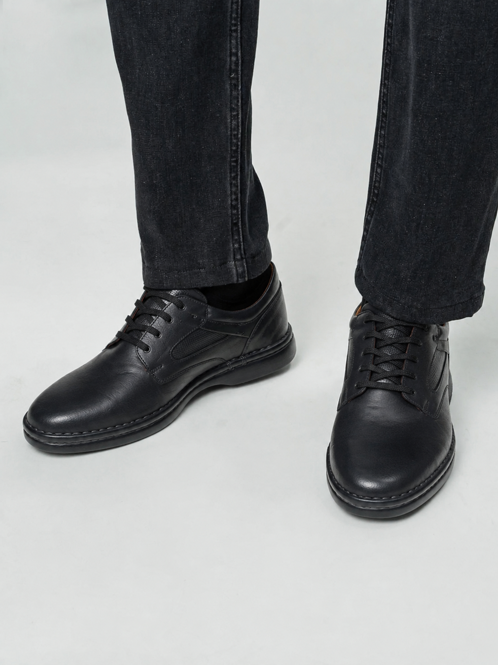 Pantofi casual bărbați negri din piele naturală cu șireturi