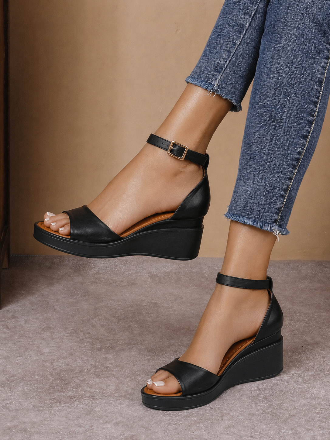 Sandale casual damă negre din piele naturală cu platformă