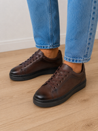 Pantofi sport bărbați maro închis din piele naturală cu talpă neagră