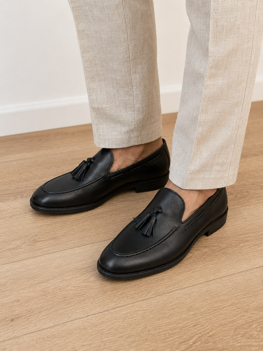 Pantofi eleganți bărbați negri din piele naturală cu ciucuri decorativi