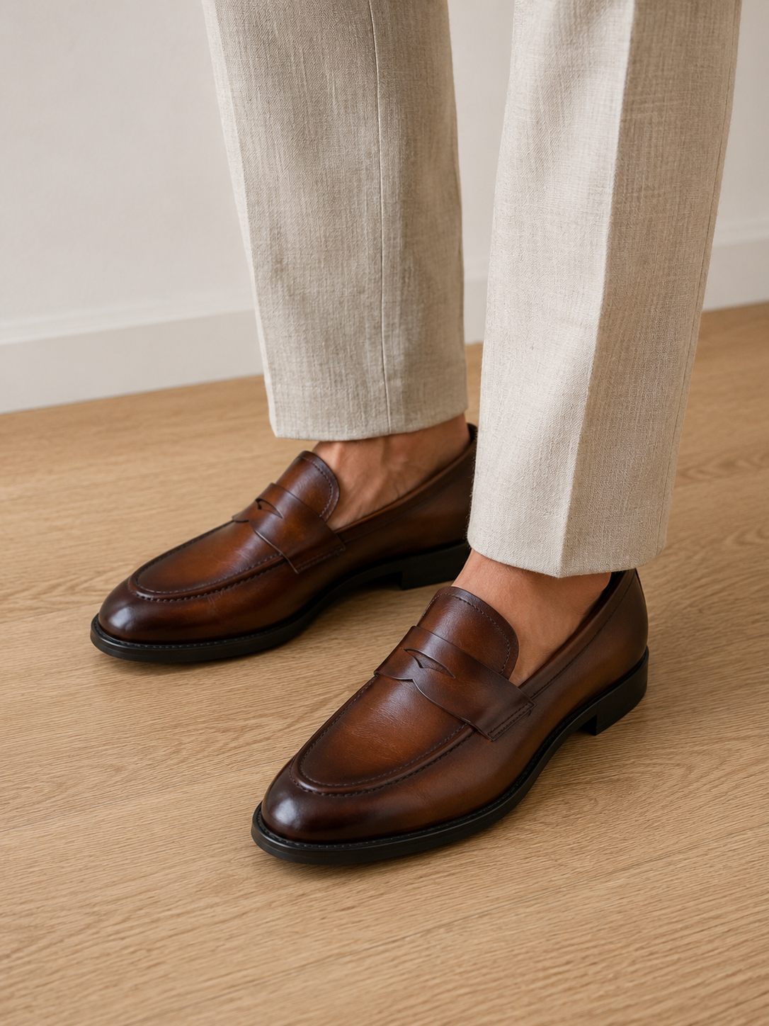 Pantofi eleganți bărbați maro din piele naturală cu talpă neagră