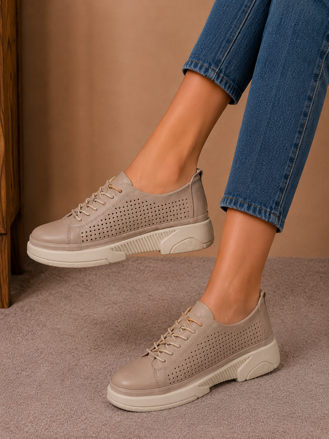 Pantofi sport casual damă bej din piele naturală cu perforații