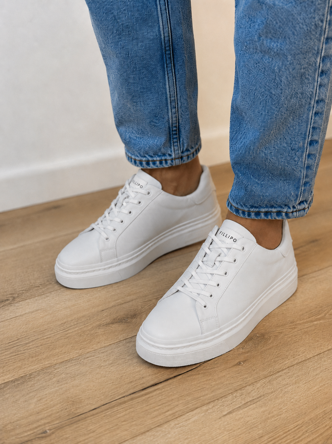 Pantofi sport  bărbați albi din piele naturală cu design minimalist