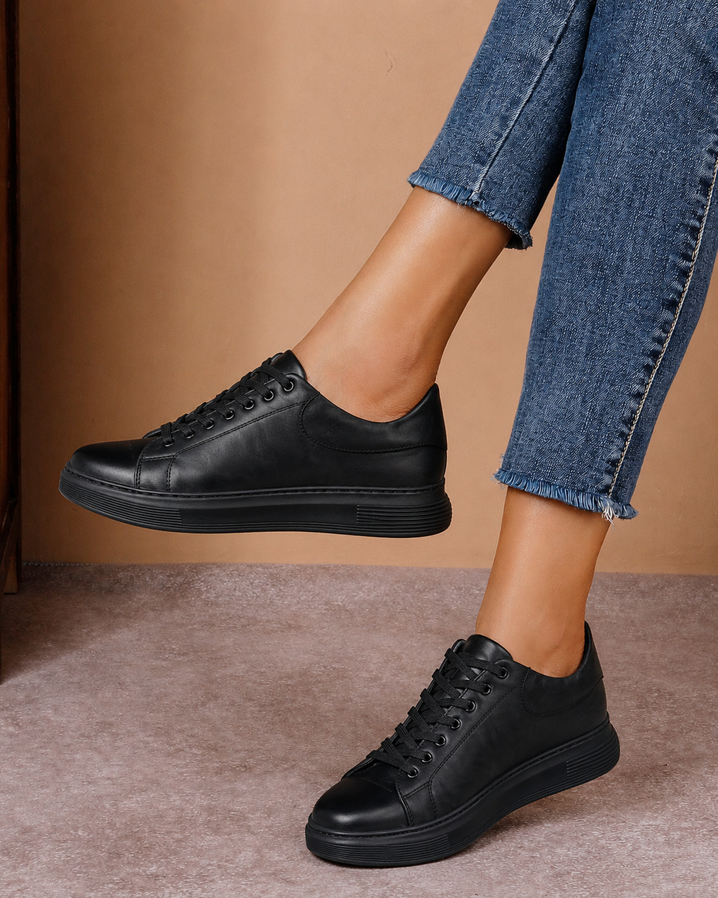 Adidași casual damă negri din piele naturală, model simplu