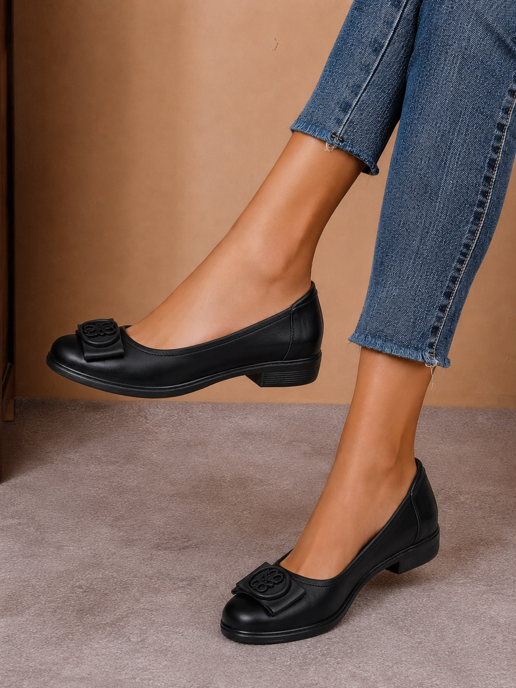 Pantofi casual damă negri din piele naturală cu detaliu frontal