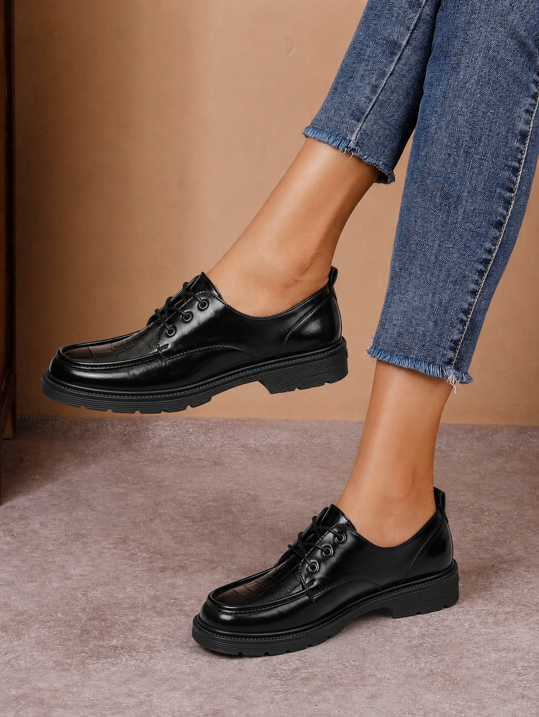 Pantofi Oxford negri damă din piele naturală cu imprimeu croco