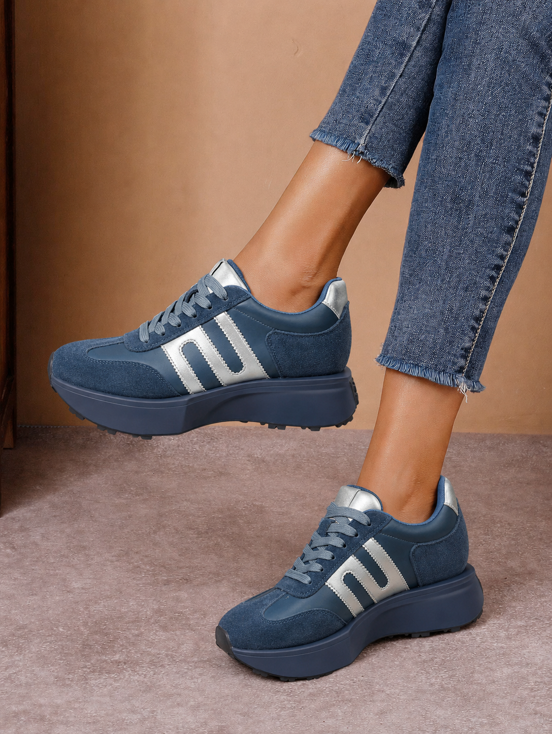 Pantofi sport damă bleumarin din piele naturală cu dungi argintii