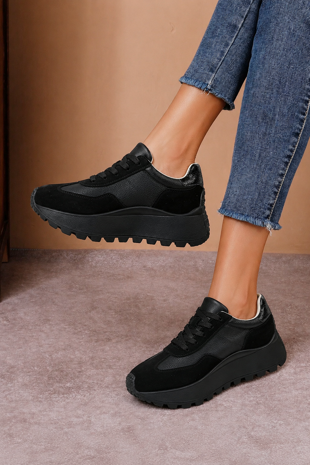 Pantofi sport damă negri din piele naturală cu talpă groasă