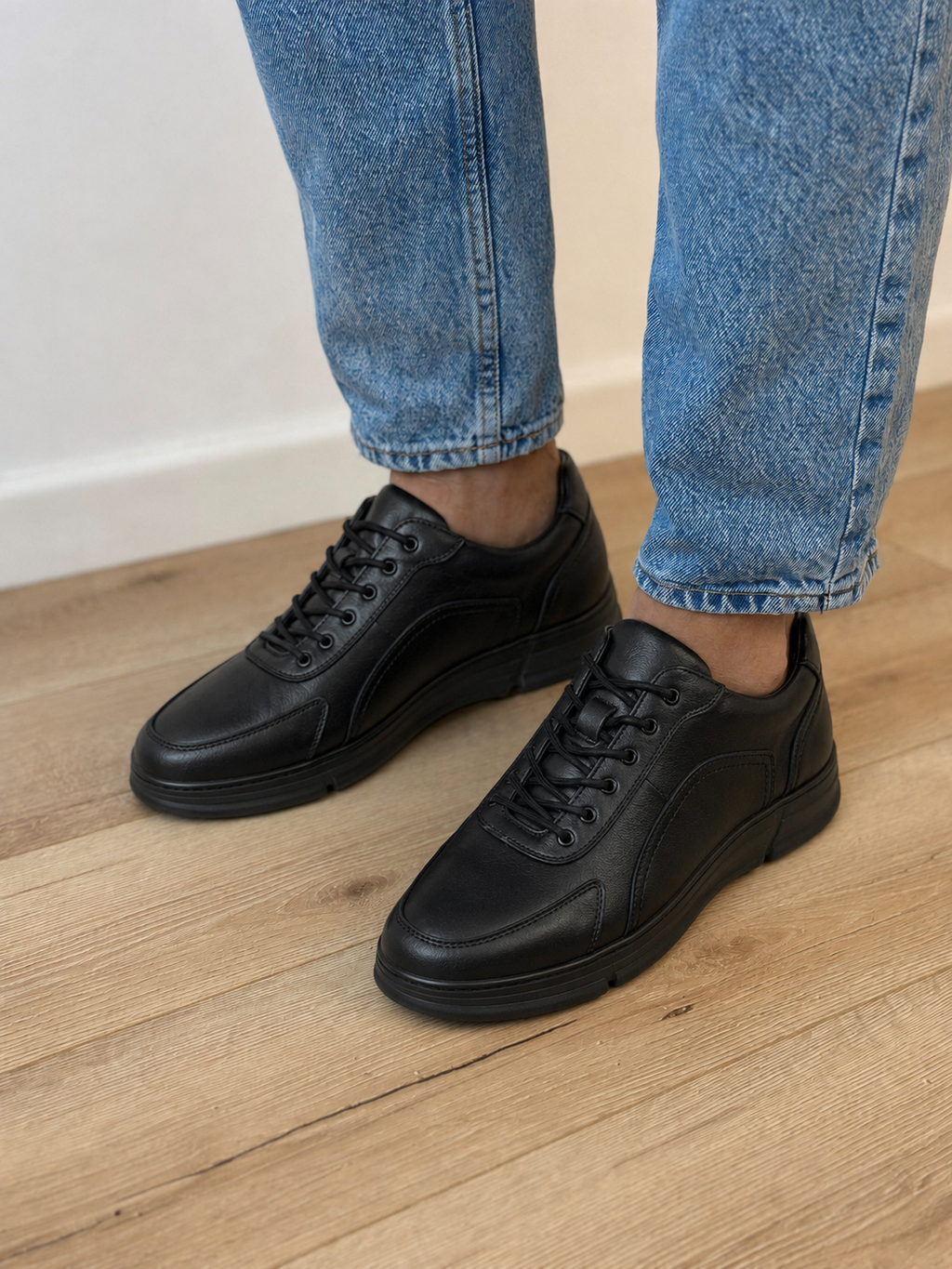 Pantofi sport bărbați negri din piele naturală cu design elegant