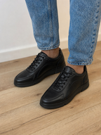 Pantofi sport bărbați negri din piele naturală cu design elegant