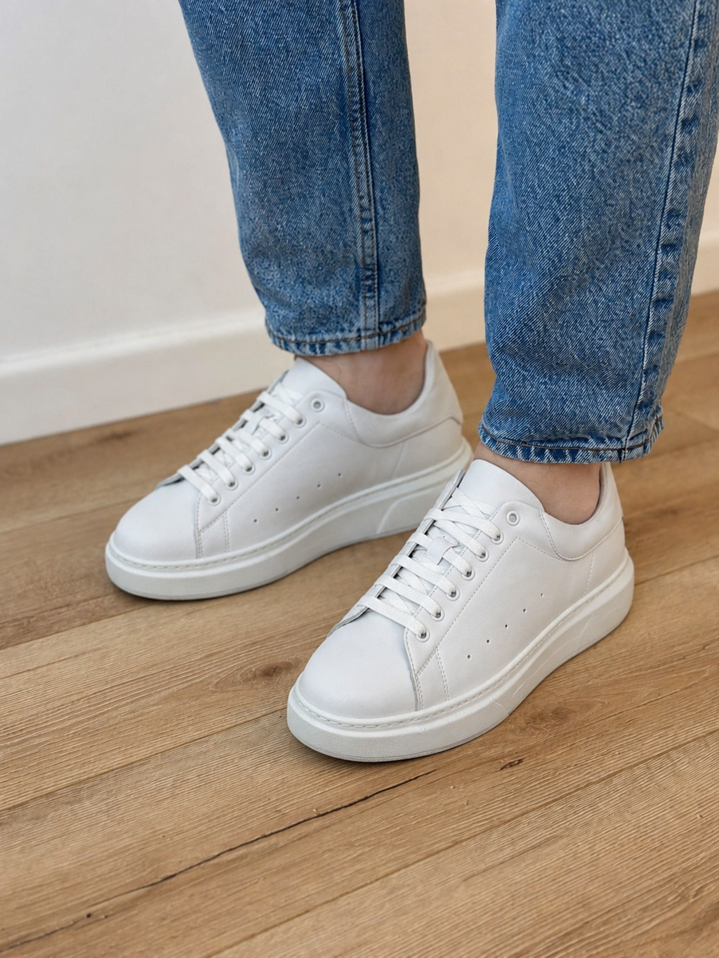Pantofi sport bărbați albi din piele naturală cu perforații