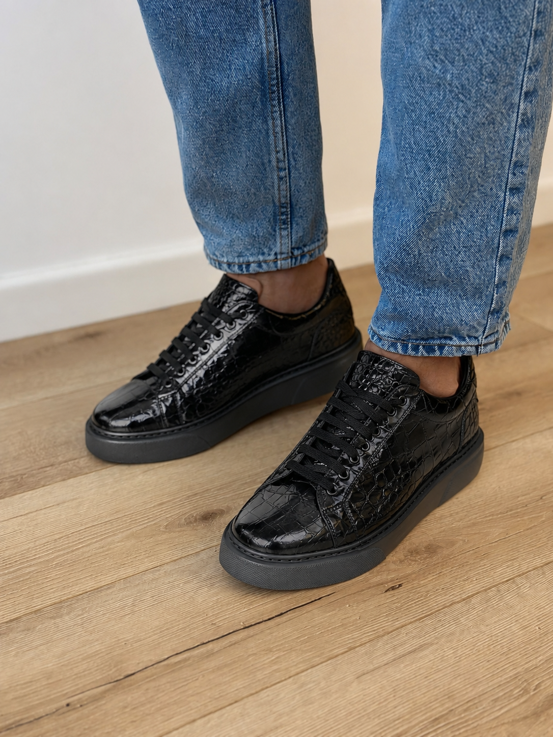 Adidași Negri Bărbați din Piele Naturală cu Textură Crocodil – Look Premium