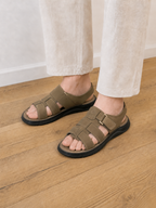Sandale casual bărbați kaki din piele naturală cu bretele late și închidere cu arici