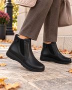 Ghete damă din piele naturală cu blană naturală de oaie – negre