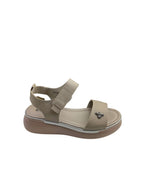 Sandale casual damă bej din piele naturală cu ornament albinuță