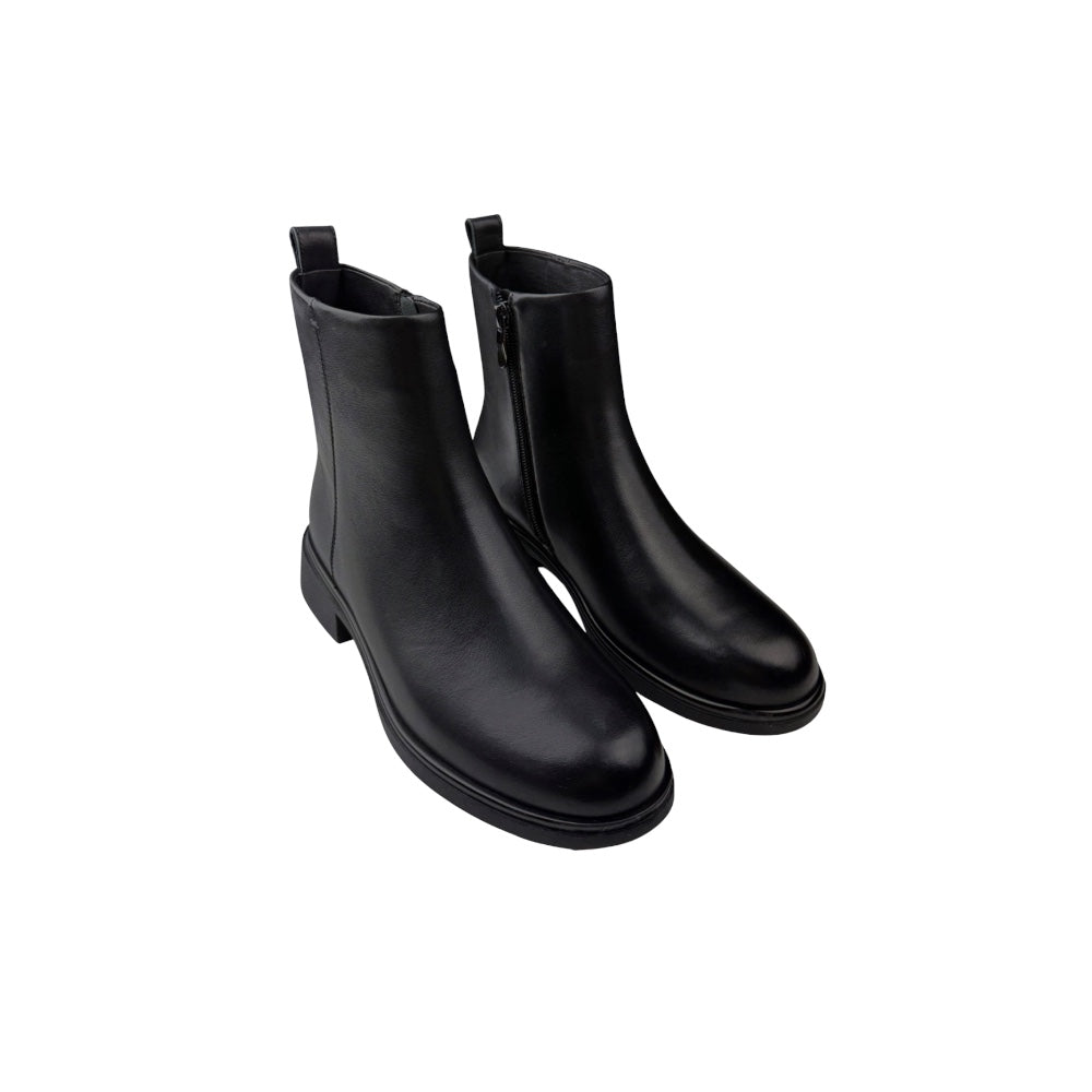 Ghete damă din piele naturală, negre, cu talpă joasă – casual și versatile