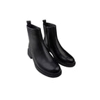 Ghete damă din piele naturală, negre, cu talpă joasă – casual și versatile