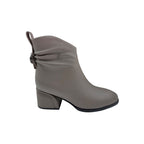 Ghete damă din piele naturală gri, cu toc mediu – elegante și moderne