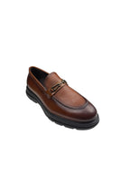 Pantofi eleganți bărbați maro din piele naturală cu ornament metalic și talpă neagră