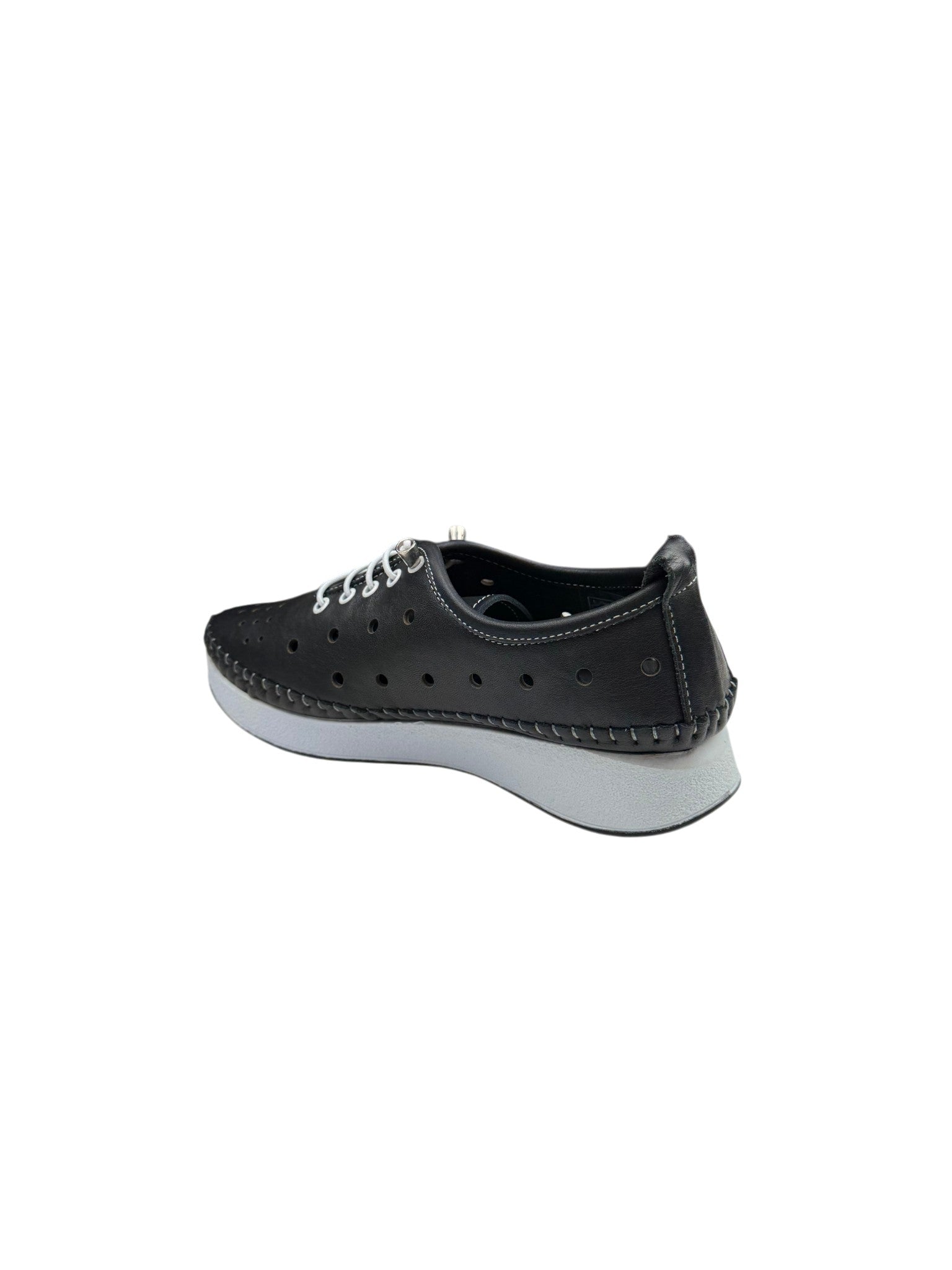 Pantofi casual damă negri din piele naturală cu perforații și șireturi albe