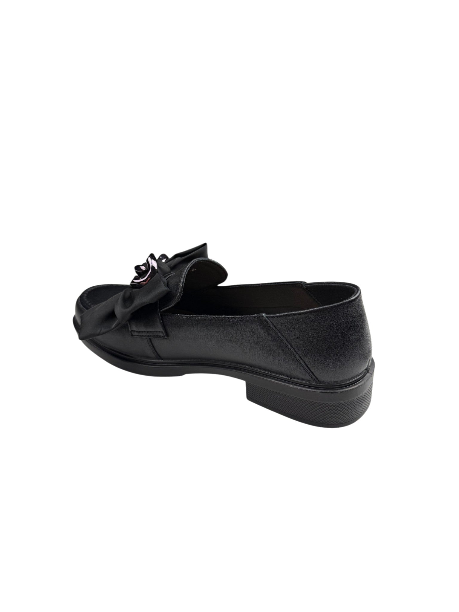 Pantofi casual damă negri din piele naturală cu fundă și lanț decorativ