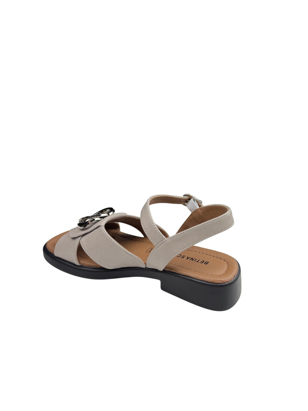 Sandale casual damă bej din piele naturală cu barete late și cataramă argintie