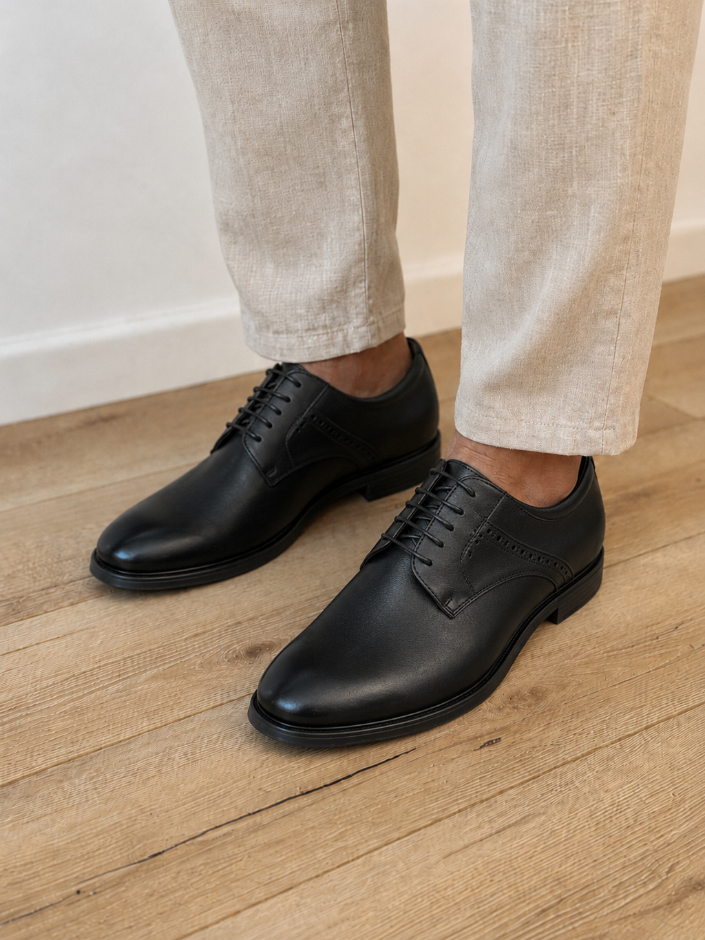 Pantofi eleganți bărbați negri din piele naturală cu perforații laterale