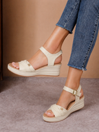 Sandale casual damă crem din piele naturală cu platformă și cataramă