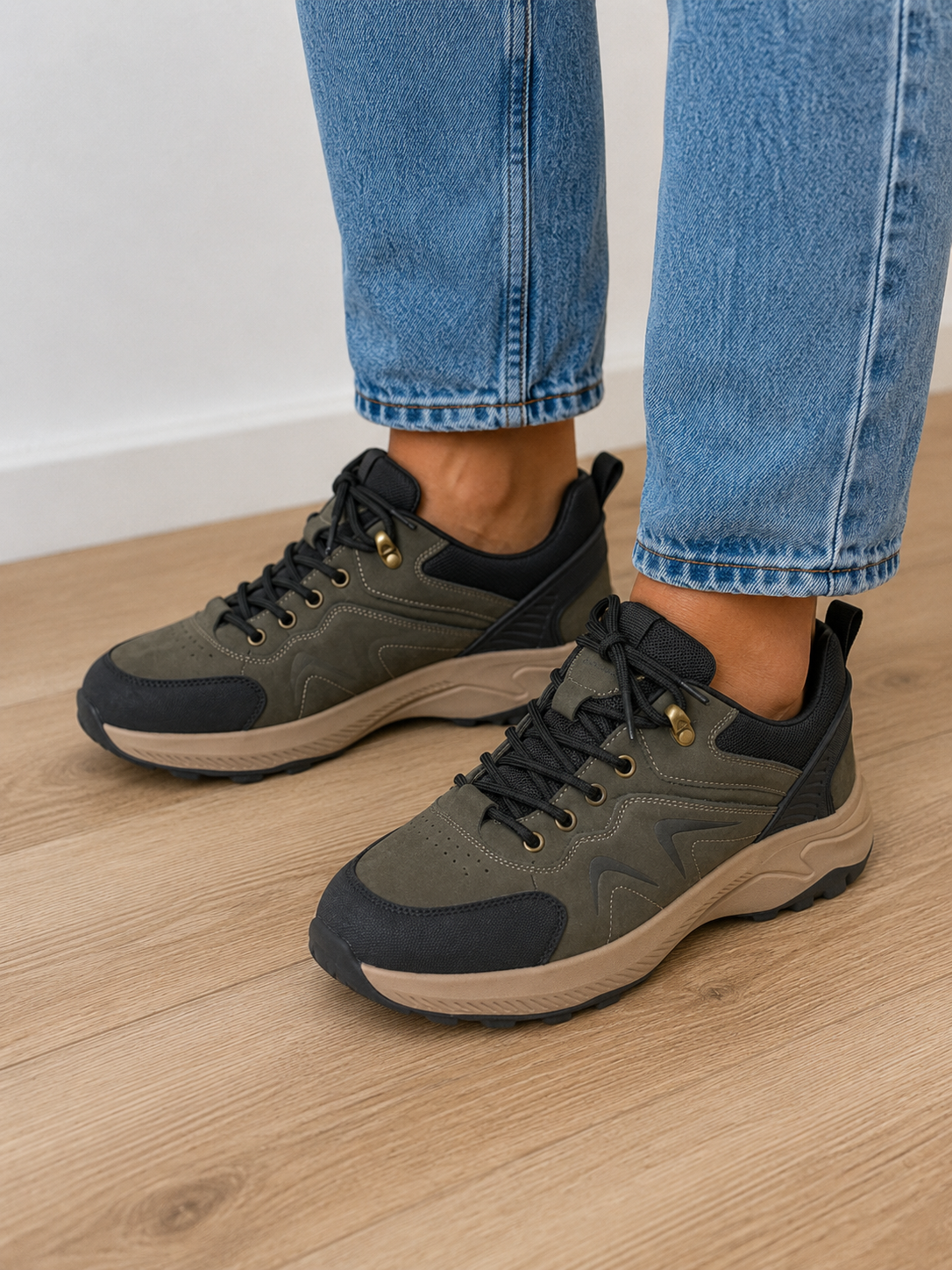 Pantofi sport bărbați kaki + negru din piele naturală și talpă bej